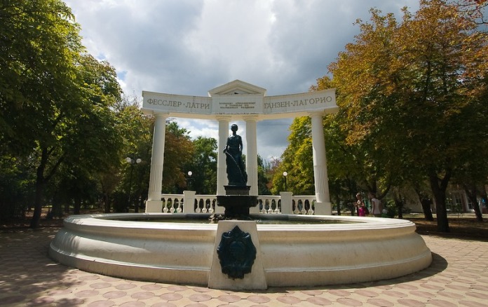 Памятник-фонтан «Доброму гению»